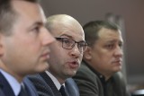 PiS żąda zwrotu nagród, a działacze tej partii też je brali. PO: To chyba przejaw podwójnej moralności 