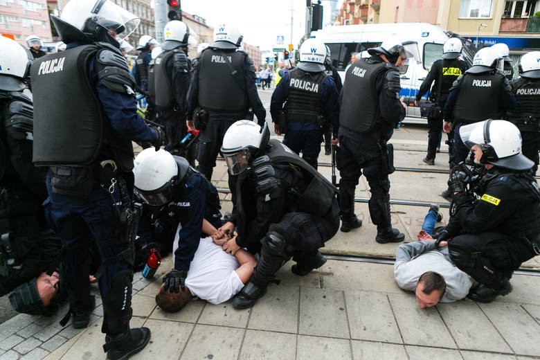 3 tysiące osób na szczecińskim Marszu Równości. Radosna wizja świata wygrała z prymitywną wulgarnością i prawem silniejszego