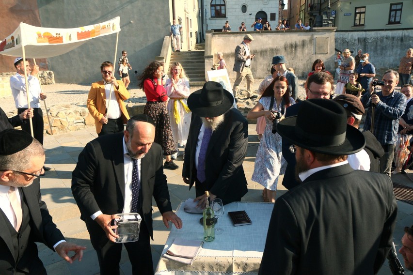 Żydowski ślub na Placu po Farze. Para z Ukrainy powiedziała sobie: tak (ZDJĘCIA, WIDEO)