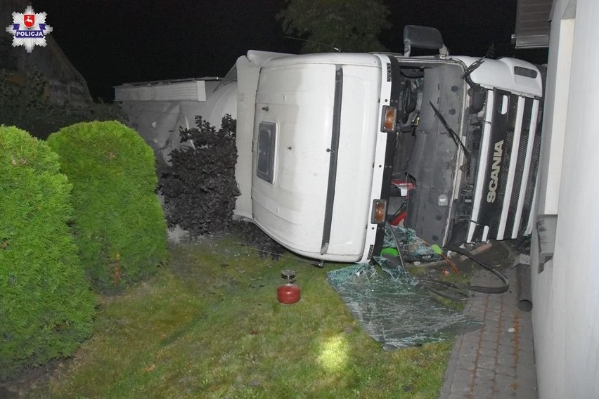 Polichna: Ciężarówka uderzyła w dom. Kierowca był kompletnie pijany