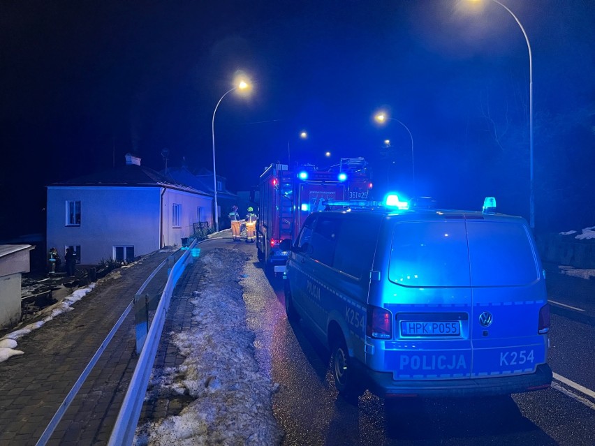 Pożar w domu w Przemyślu. W akcji strażacy z Przemyśla i OSP Bolestraszyce [ZDJĘCIA, WIDEO]