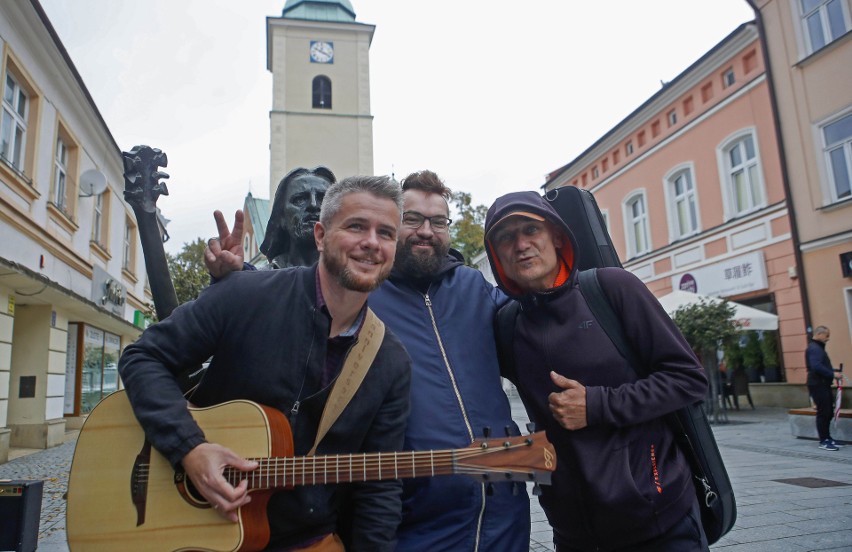 Pomimo złej pogody Rzeszowianie zagrali dla Tadeusza Nalepy.