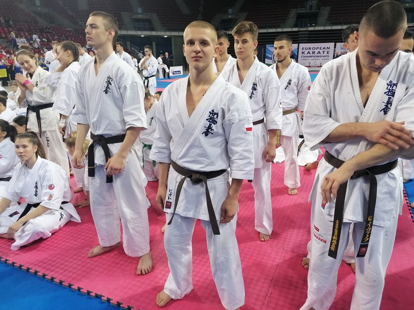 Świetny start karateków z Morawicy i Piekoszowa na mistrzostwach Europy. W Sofii wywalczyli trzy medale. Zobaczcie zdjęcia