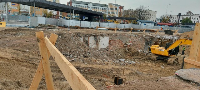 We Włocławku trwa budowa nowego dworca PKP. To tam przeniesiony zostanie Wydział Komunikacji
