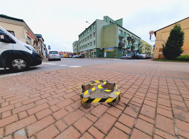 Miejsce pod parkometr przy skrzyżowaniu ulicy Henryka Sienkiewicza z Szeroką.