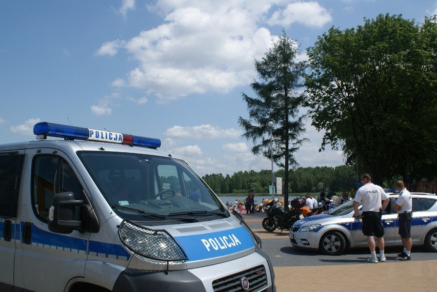 Latem nad Pogorią wypoczywają tysiące plażowiczów, więc...