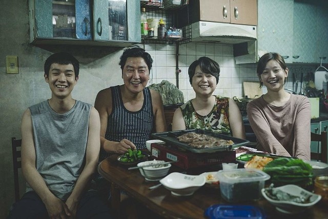 Na ekrany Kina pod Baranami wróci m.in. nagradzany "Parasite", południowokoreańska tragikomedia z 2019 roku w reżyserii Bonga Joon-ho.