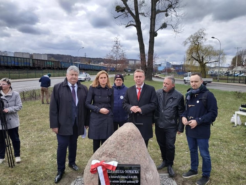 Pomniki, płyty oraz tablice pamiątkowe w Gdyni. Jest ich coraz więcej. Uhonorowani zostali Izabela Jaruga-Nowacka i Jan Bobczyk  