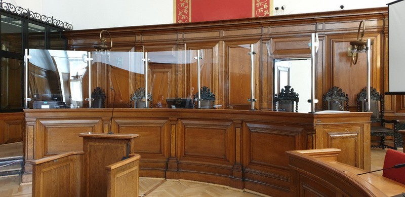W gdańskim sądzie jak w aptece. Środki bezpieczeństwa wprowadzone w salach rozpraw ze względu na koronawirusa
