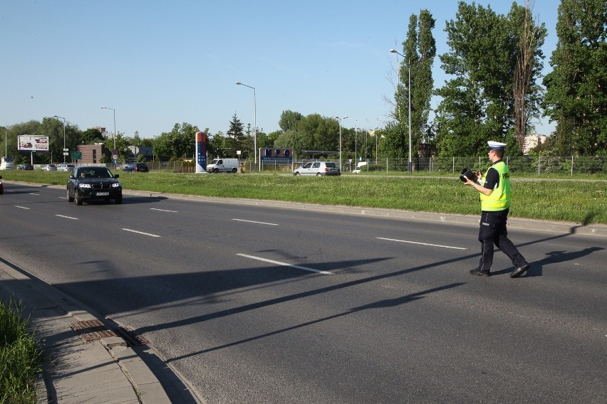 Pierwsze prawo jazdy w Krakowie zabrane. Kobieta w ciąży pędziła 127 km/h [ZDJĘCIA, WIDEO]