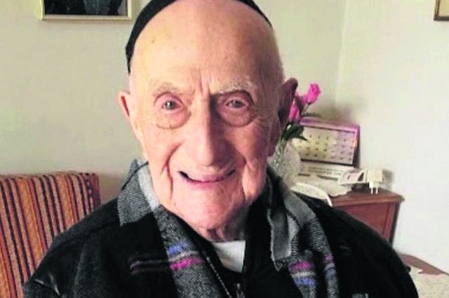 Israel Kristal, ocalony z obozu Auschwitz w Oświęcimiu, jest prawdopodobnie najstarszym człowiekiem na świecie.