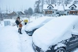 Za co można dostać mandat zimą? Kierowcy zapłacą nawet 3 tys. zł za jazdę "na bałwana" i "na czołgistę"