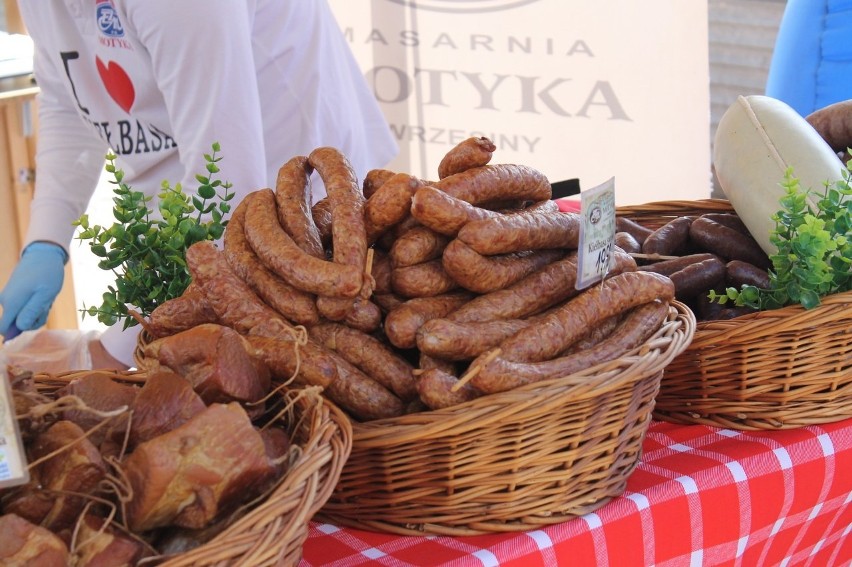 Jarmark na rynku i kolarski start [FOTO]