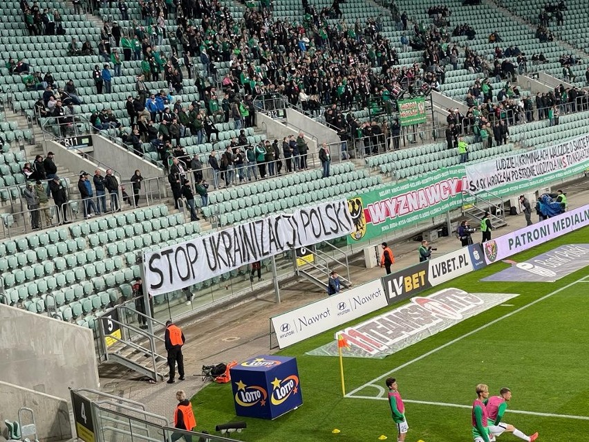 Skandaliczny transparent na meczu Śląska na Tarczyński Arena [ZDJĘCIA]