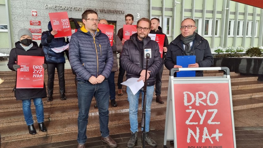 Protest przed Urzędem Wojewódzkim