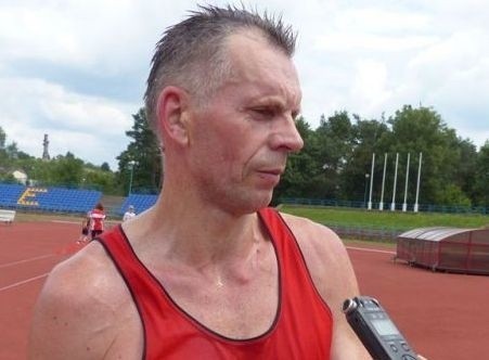 Zenon Stępień z Kielc został mistrzem województwa świętokrzyskiego w biegu maratońskim.
