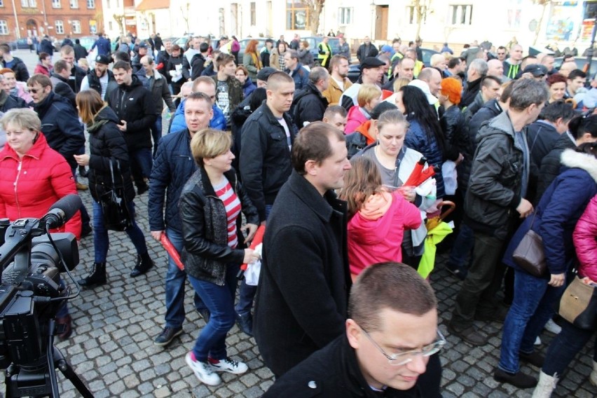 W niedzielnej manifestacji wzięło udział ponad 400...