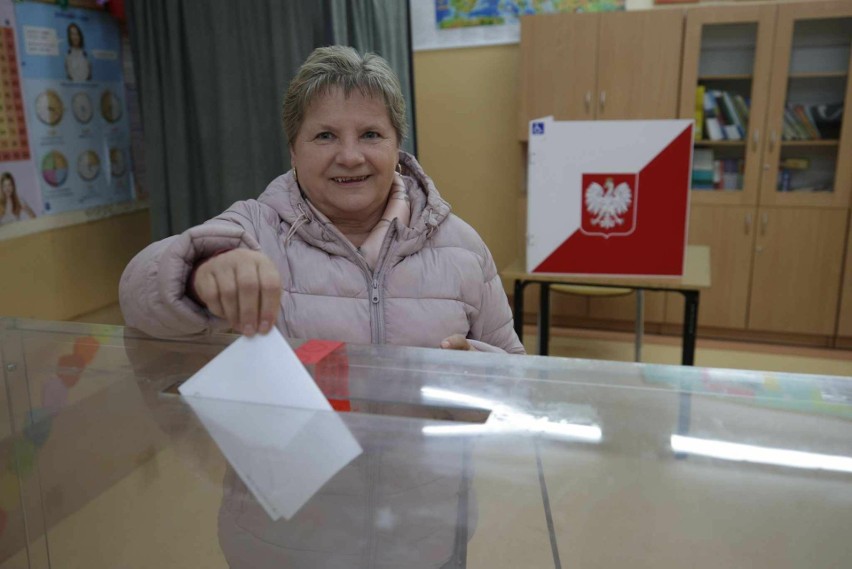 Wybory w Busku-Zdroju. Obwodowa Komisja Wyborcza numer 8.
