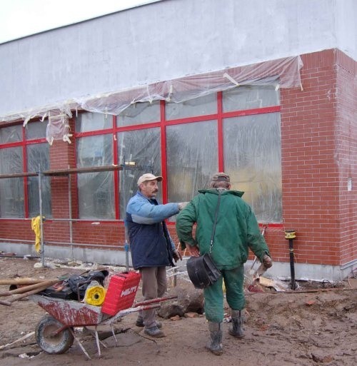 Prace przy budowie trzeciej szczecineckiej Biedronki.