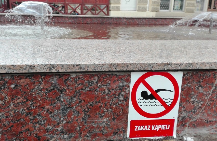 Zielonogórskie fontanny z zakazem kąpieli