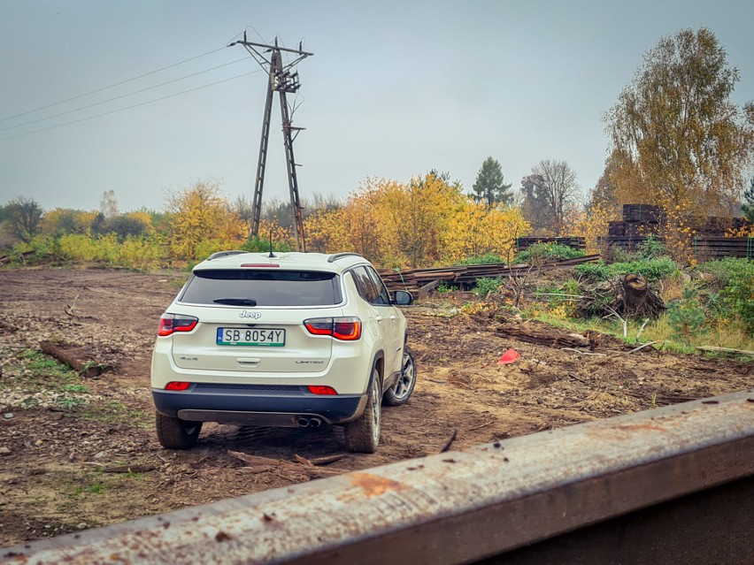 Jeep Compass nie jest wymuskanym, modnym crossoverem, tylko...