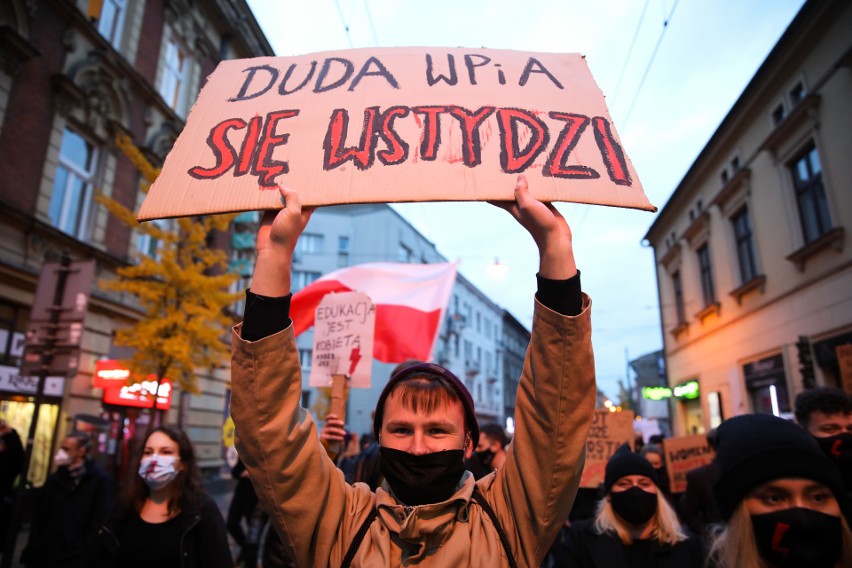 Piełko Kobiet. Studencki protest przeszedł ulicami Krakowa.