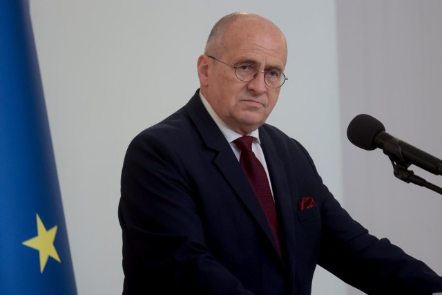Minister spraw zagranicznych Zbigniew Rau: Kompetencje kanclerza Niemiec w sposób oczywisty nie dotyczą toczących się w Polsce postępowań.