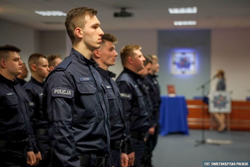Nowi policjanci złożyli w Kielcach ślubowanie. Zobacz zdjęcia z uroczystości