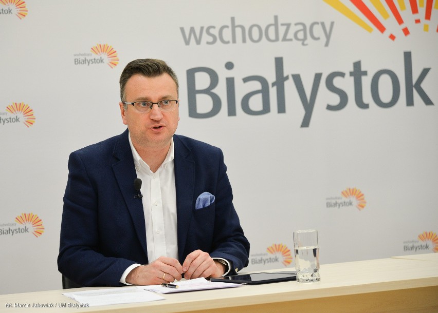 Natomiast wiceprezydent Rafał Rudnicki przeczytał pytanie,...