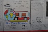 Pod hasłem „My Tiny School's Globetrotters” przemierzają świat autobusem. Teraz trafili do Gdyni [zdjęcia]