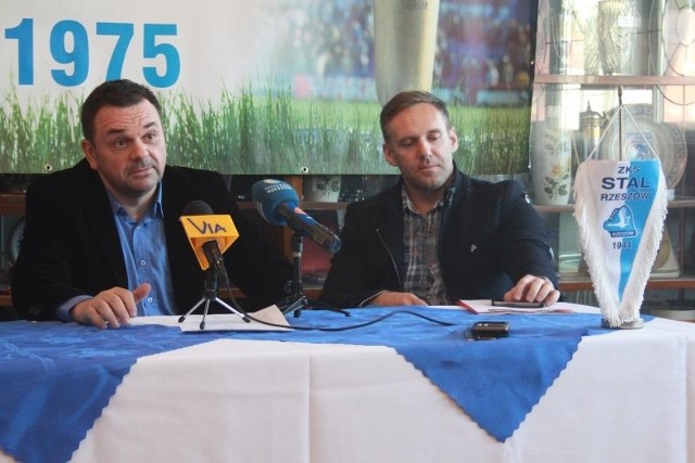 Nz. Marek Poręba (z lewej), obecny szef klubu i Grzegorz Leśko, członek zarządu.