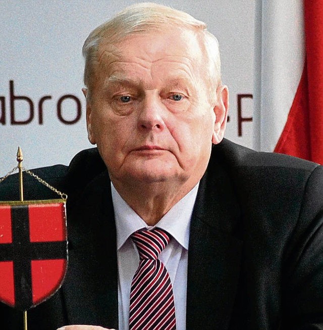 Stanisław Początek kierował gminą Dąbrowa Tarnowska przez 20 lat. Dyrektorem PUP został  krótko po wyborach - w grudniu 2014 r.