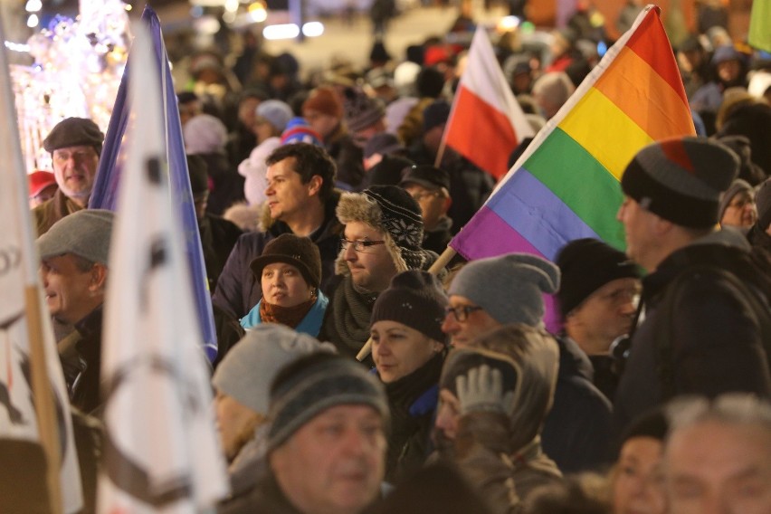 Demonstracja przeciw PiS w Katowicach 13 grudnia 2016