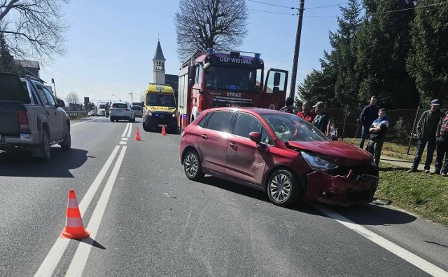 Wypadek w Widomej na drodze krajowej nr 7