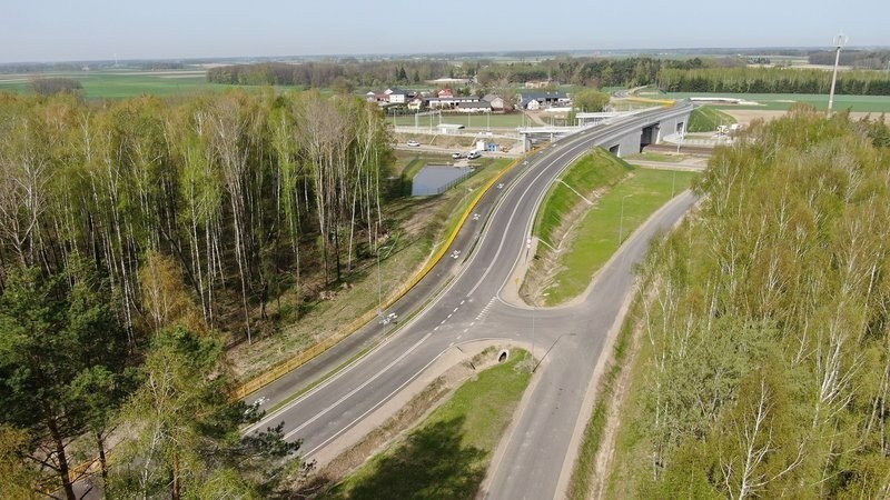 Budowa Rail Baltica. Nowe wiadukty na trasie Białystok-Czyżew. Dąbrowa-Kity