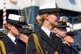 Promocja na stopień oficerski absolwentów Akademii Marynarki Wojennej w Gdyni. Uroczystość przy słynnym okręcie ORP "Błyskawica"
