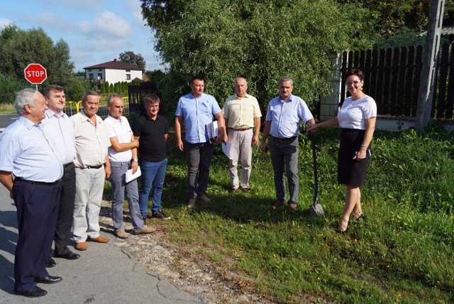 Przekazanie placu budowy kanalizacji w Lubieni.