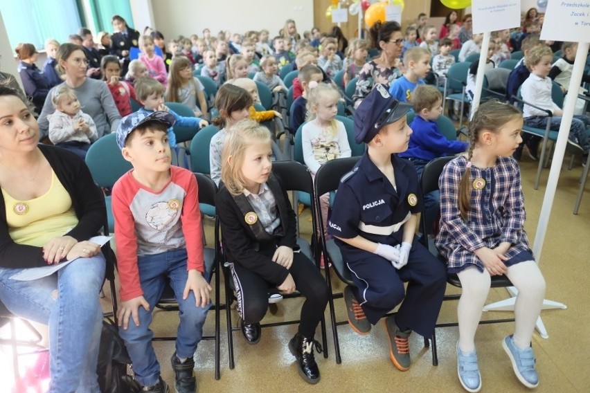 Dzieci z kilku toruńskich przedszkoli uczestniczyły dziś (3...