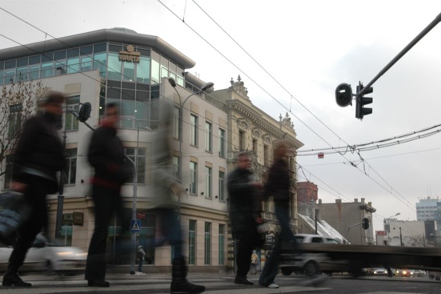 Ta osoba powinna czuwać, by np. czas sygnalizacji był dopasowany do pokonania przejścia przez matki z dziećmi, z czym w Łodzi często są kłopoty - mówi radna Niziołek-Janiak