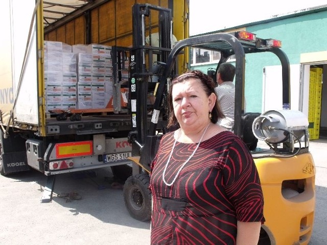 Codziennie do banku żywności trafiają olbrzymie ilości produktów, które szybko są przekazywane osobom najbardziej potrzebującym &#8211; mówi prezes banku Maria Adamczyk.