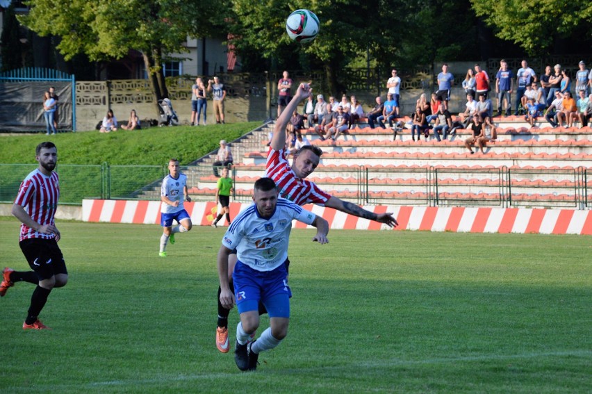 4. liga. Oświęcimska magia „szóstek” w Andrychowie dała Unii zwycięstwo nad Beskidem [ZDJĘCIA]