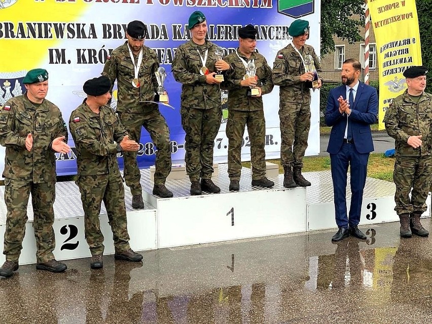 Wręczanie medali Mistrzostwa Wojska Polskiego w Sporcie...