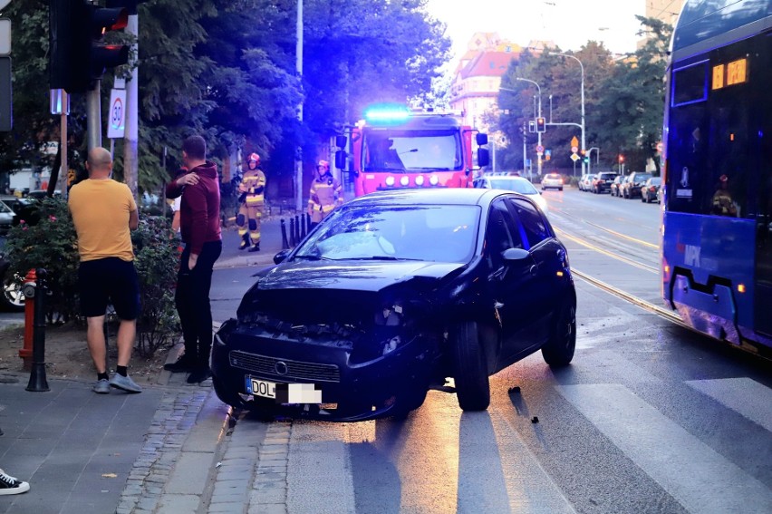 Groźny wypadek na ulicy Jedności Narodowej we Wrocławiu