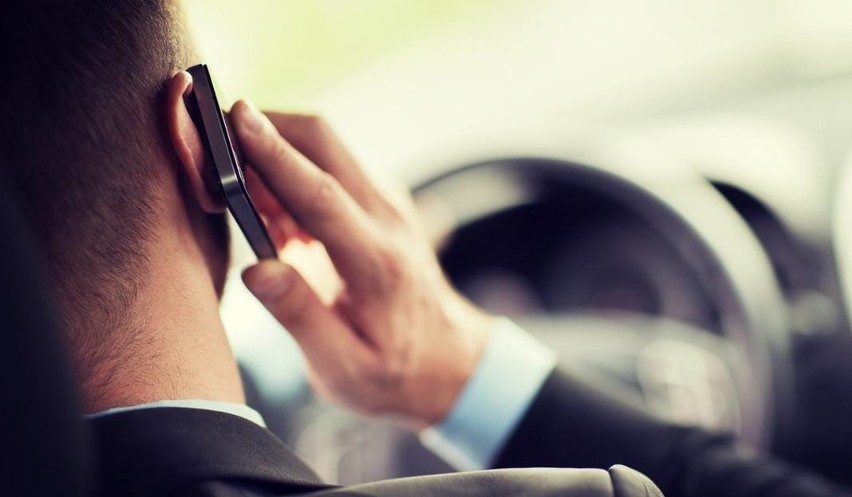 Akcja Telefony. Policja w całym kraju będzie 25 stycznia wyłapywać kierowców rozmawiających przez komórki