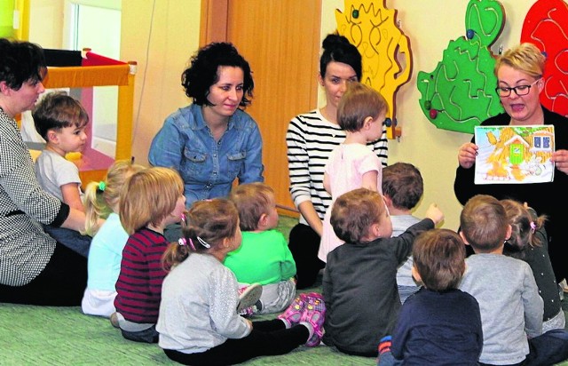 Żłobek mieszczący się w Przedszkolu numer 8 w Staszowie może obecnie objąć opieką 50 dzieci. Zamiast dotychczasowych pięciu godzin w Klubie oferuje dziesięciogodzinną opiekę nad dziećmi.