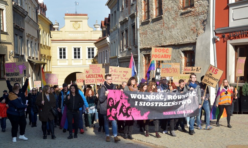 "Wolność, równość i siostrzeństwo". Manifa przeszła przez Lublin [ZDJĘCIA, WIDEO]