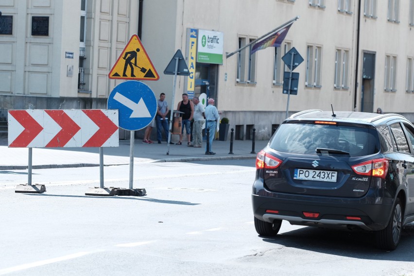 Rozpoczął się remont na ul. Niezłomnych. Uwaga na...