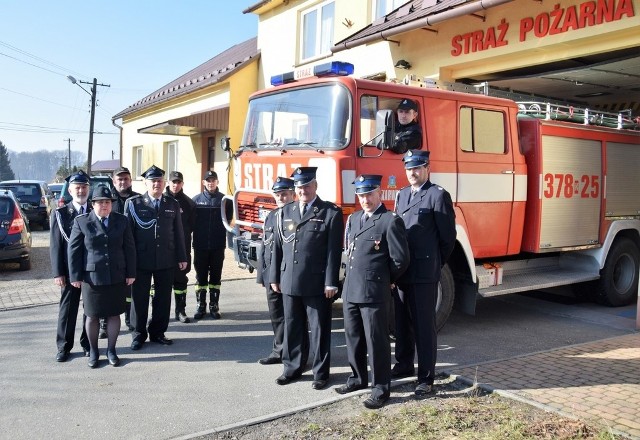 Magirus-Deutz 170, którym wyjeżdżają obecnie do akcji strażacy OSP Karwodrza, to wóz, który trafił do jednostki w 2006 roku z Niemiec, z tamtejszych zakładów chemicznych