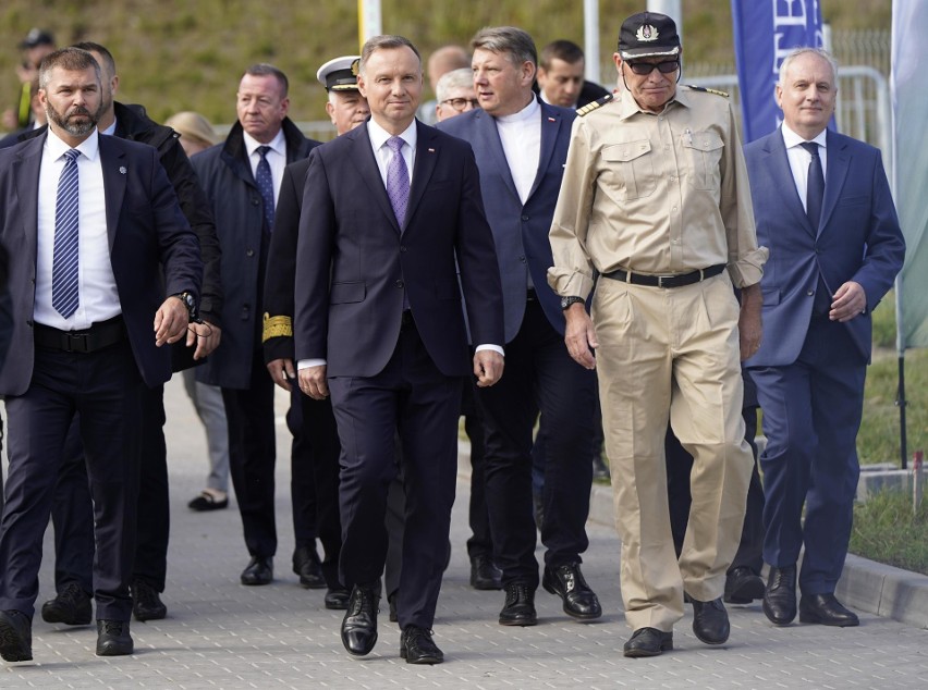 Prezydent Andrzej Duda na otwarciu przekopu Mierzei Wiślanej: Polska zwycięża tutaj!