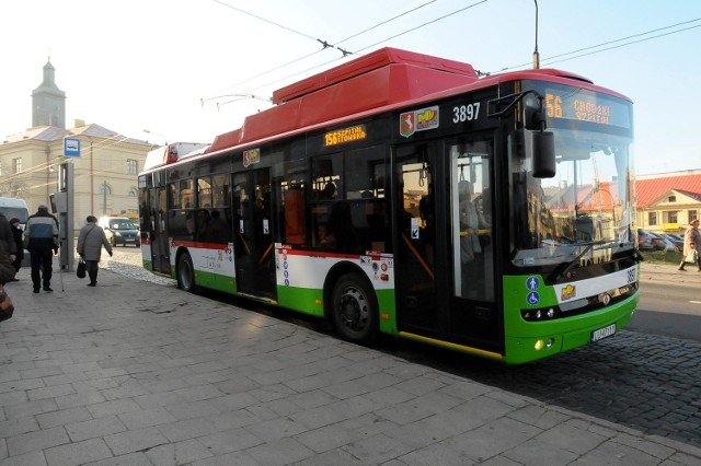 Po ulicach Lublina obecnie jeździ 13 trolejbusów marki Ursus T701